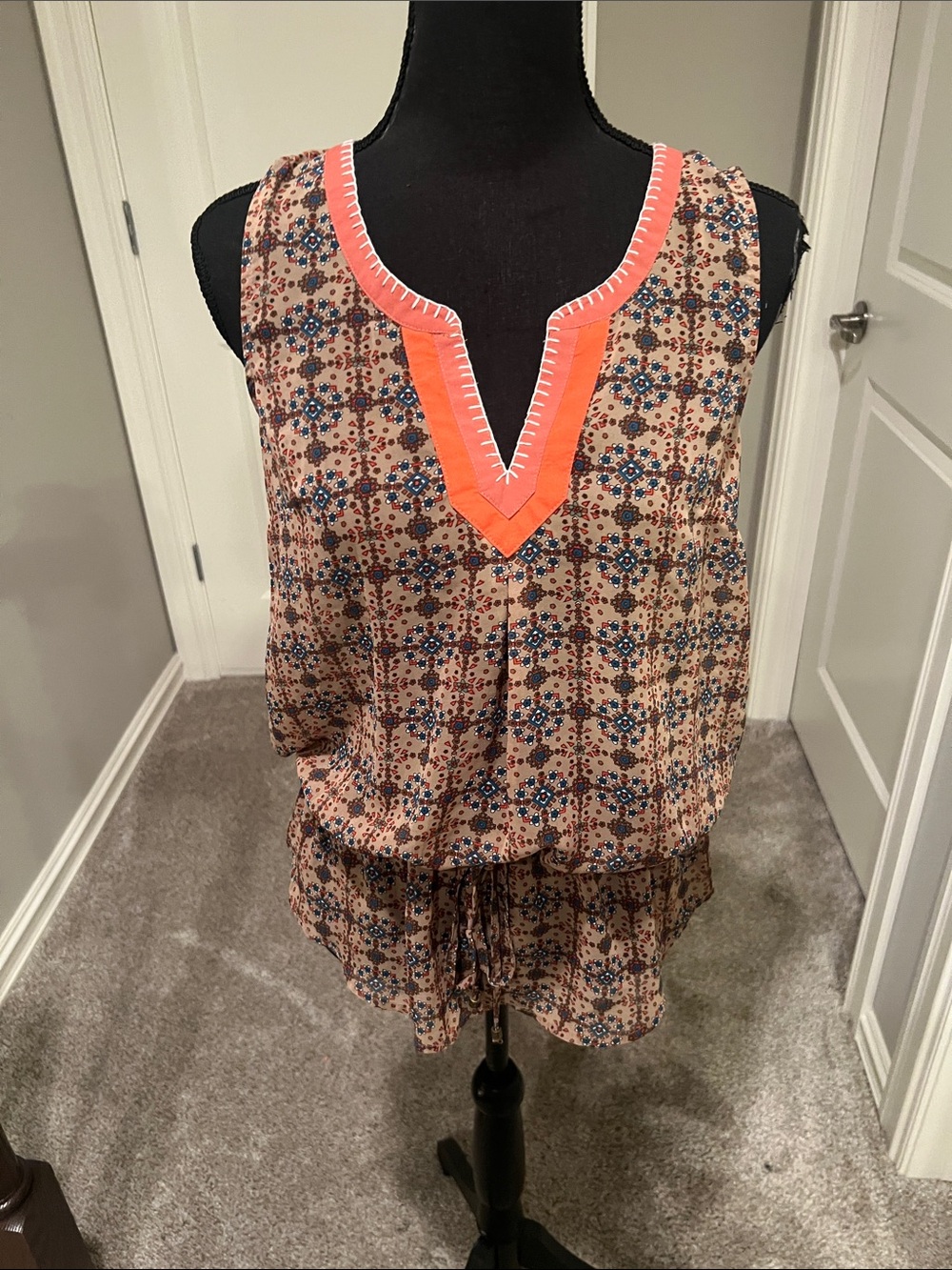Daniel Rainn Tan Printed Sleeveless Blouse with Coral V-Neck Trim